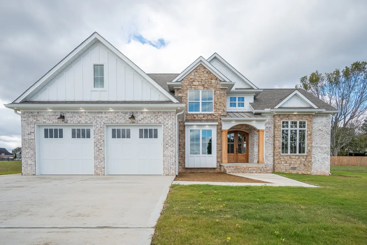 1050 Baylee Cir, Lawrenceburg, TN 38464 - Image #1