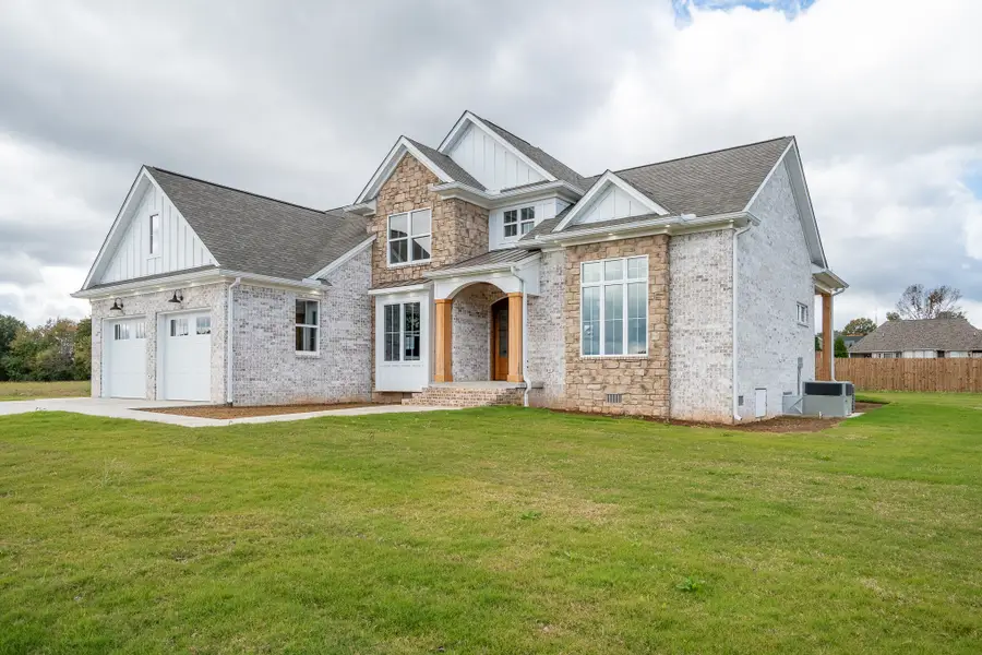 1050 Baylee Cir, Lawrenceburg, TN 38464 - Image #3