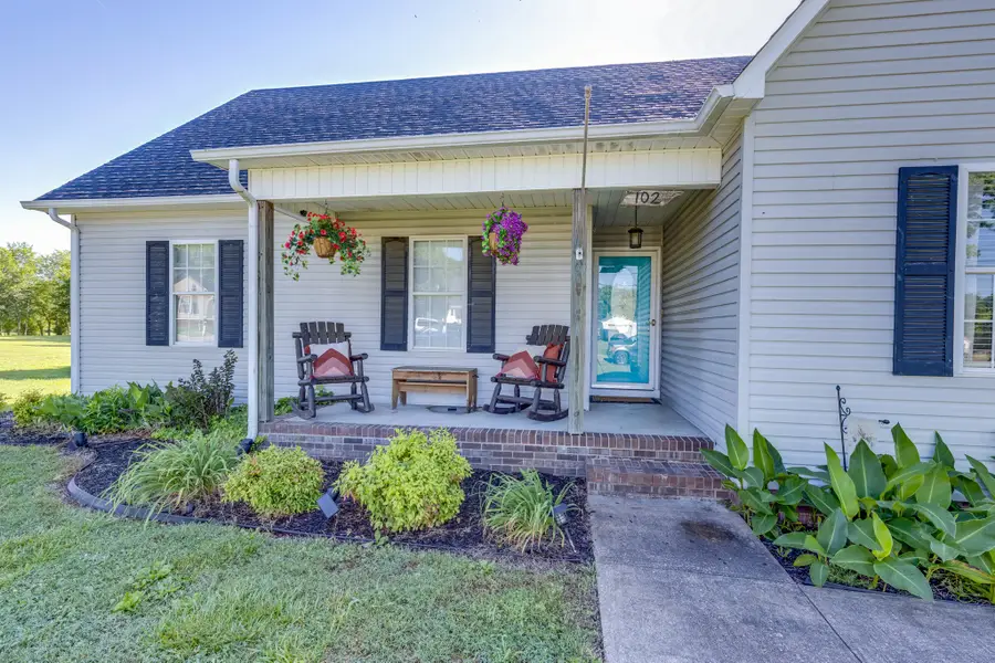 102 Copeland Dr, Mount Pleasant, TN 38474 - Image #3