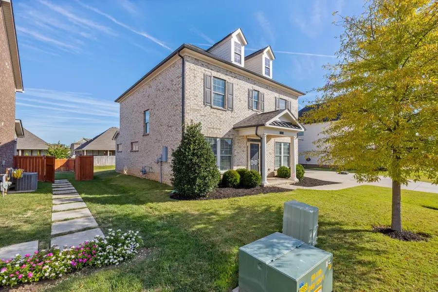 909 Sapphire Dr, Murfreesboro, TN 37128 - Image #3