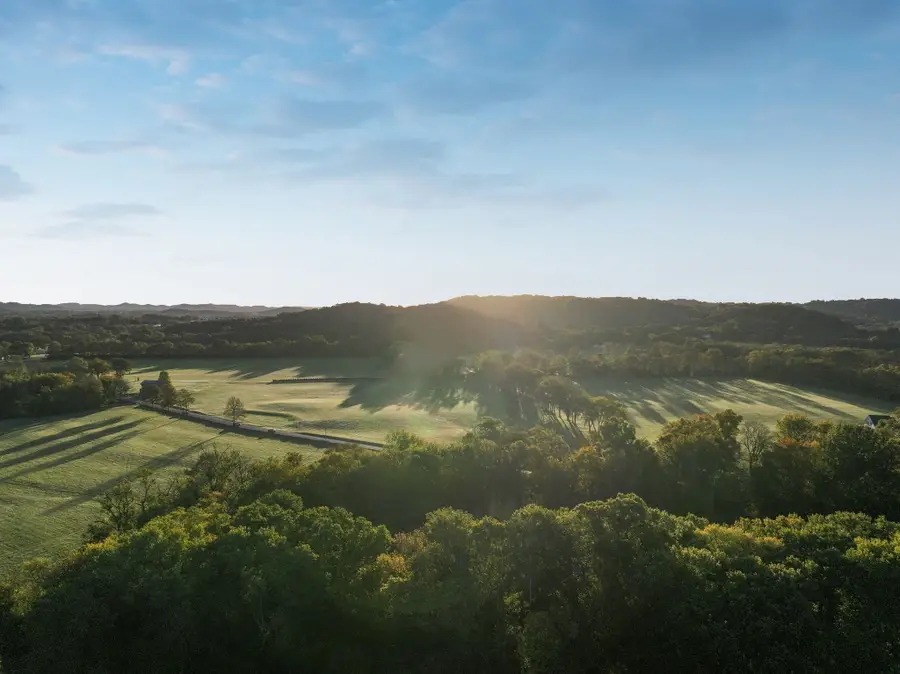 2064 Old Hillsboro Rd, Franklin, TN 37064 - Image #3