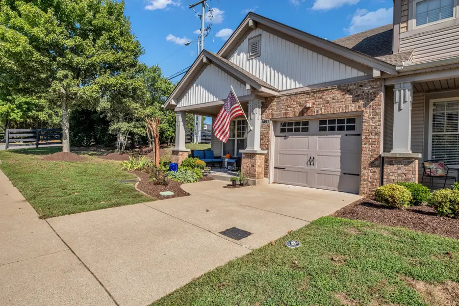 301 Griffin Pl, Hermitage, TN 37076 - Image #2