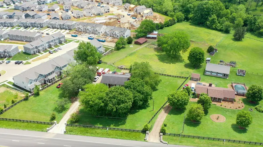 2358 Nashville Hwy, Columbia, TN 38401 - #2