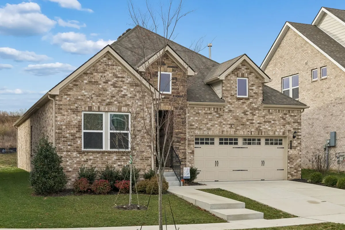 428 Triple Crown Cir, Gallatin, TN 37066 - Image #1