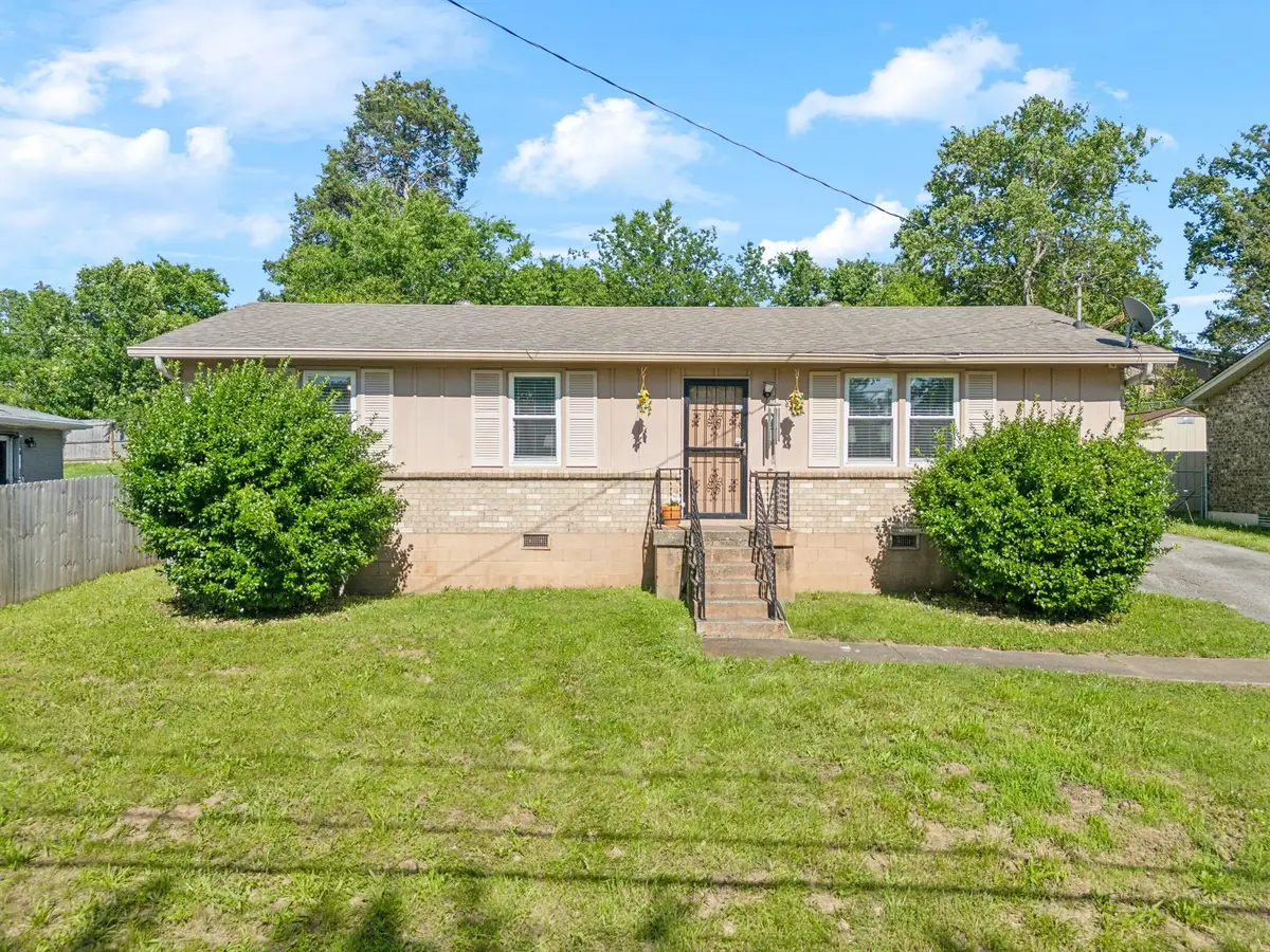 3918 Crouch Dr, Nashville, TN 37207 - Image #1