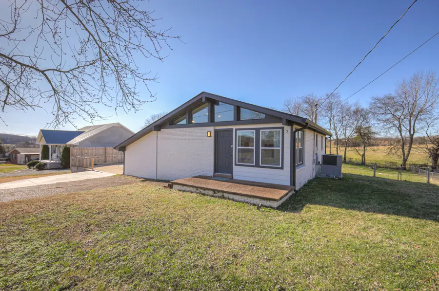 7 Roberts Ln, Lebanon, TN 37087 - Image #2