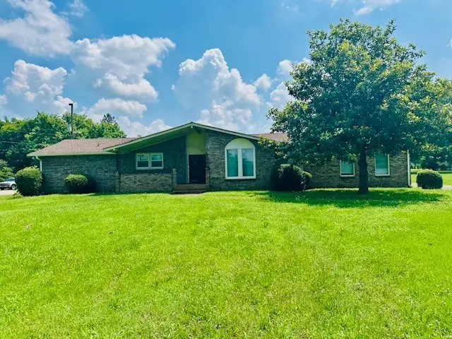 4218 Eatons Creek Rd, Nashville, TN 37218 - Image #1