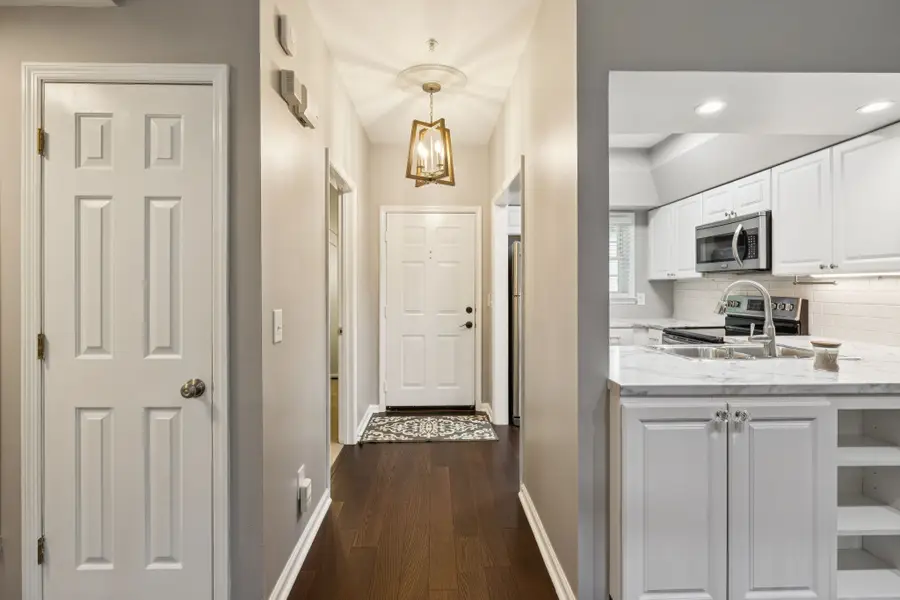 136 W End Pl, Nashville, TN 37205 - #3