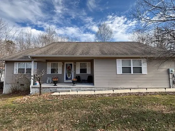 477 Lincolnshire Dr, Crossville, TN 38555