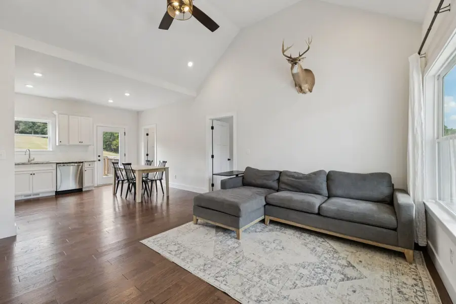 1220 Columbia Rd, Charlotte, TN 37036 - Image #3