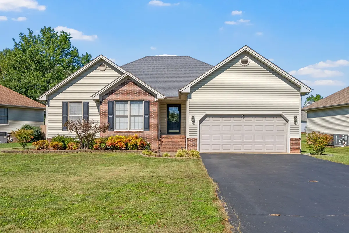 605 Ashbury Cir, Hopkinsville, KY 42240 - Image #1