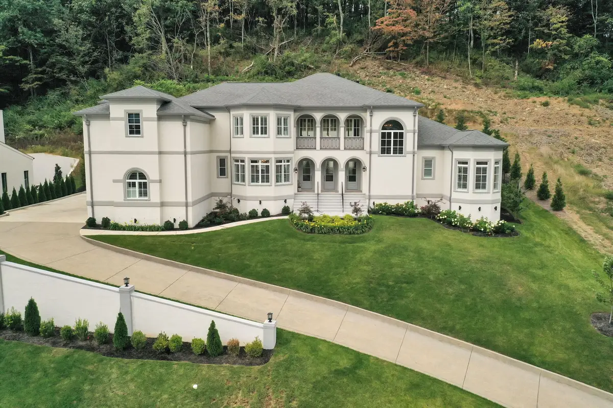 1065 Stockett Dr, Nashville, TN 37221 - Image #1