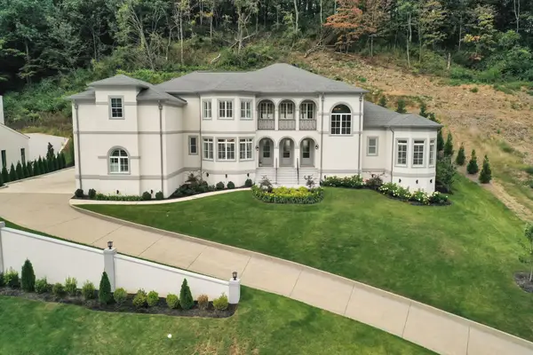 1065 Stockett Dr, Nashville, TN 37221