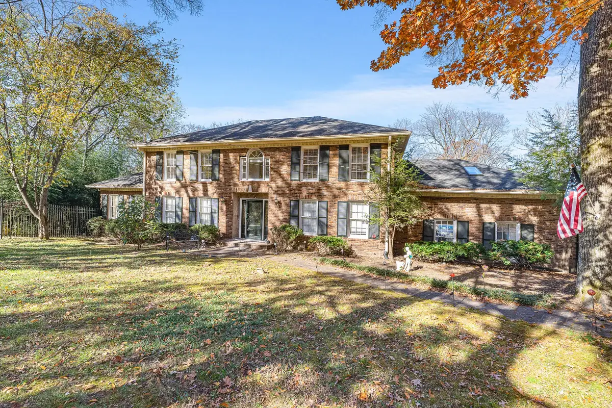 5936 Woodland Hills Dr, Nashville, TN 37211 - Image #1