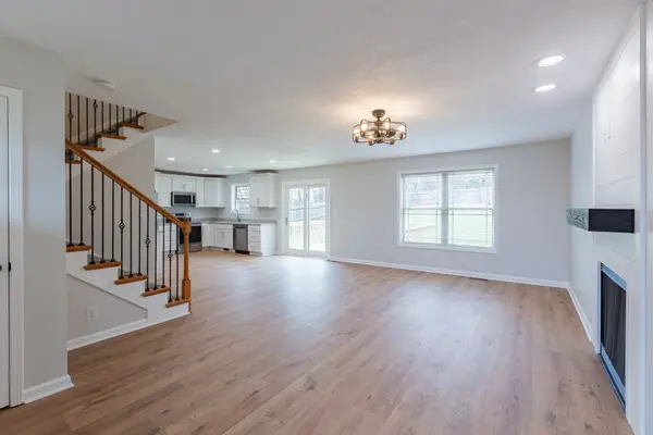 3149 Clydesdale Dr, Clarksville, TN 37043