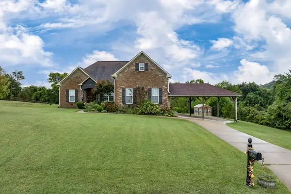 1855 Lochlann Dr, Culleoka, TN 38451