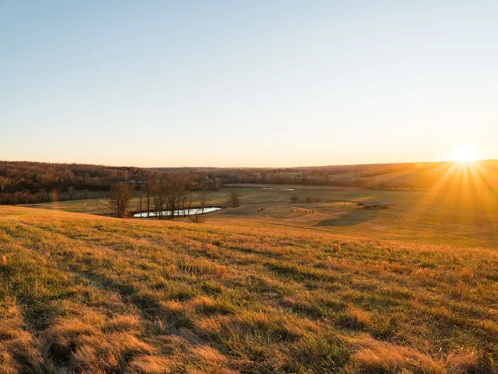 6415 Pinewood Rd, Nunnelly, TN 37137 - #1