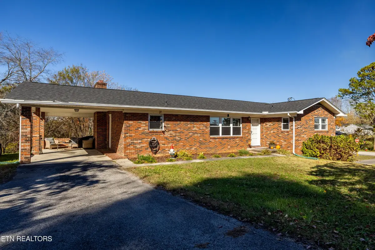 323 W Ridgecrest Drive, Kingston, TN 37763 - #1