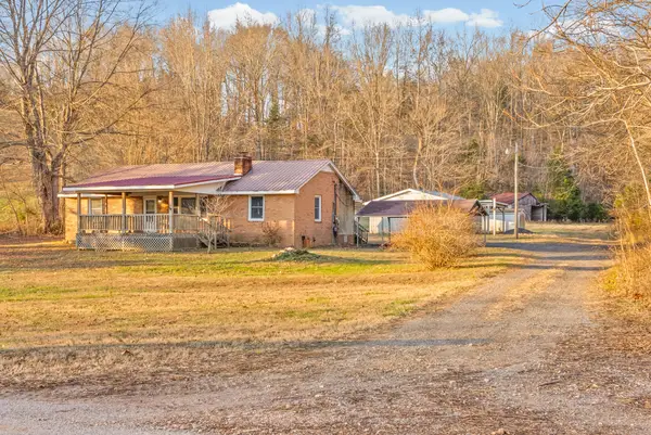 1667 Mcwhorter Rd, Cunningham, TN 37052