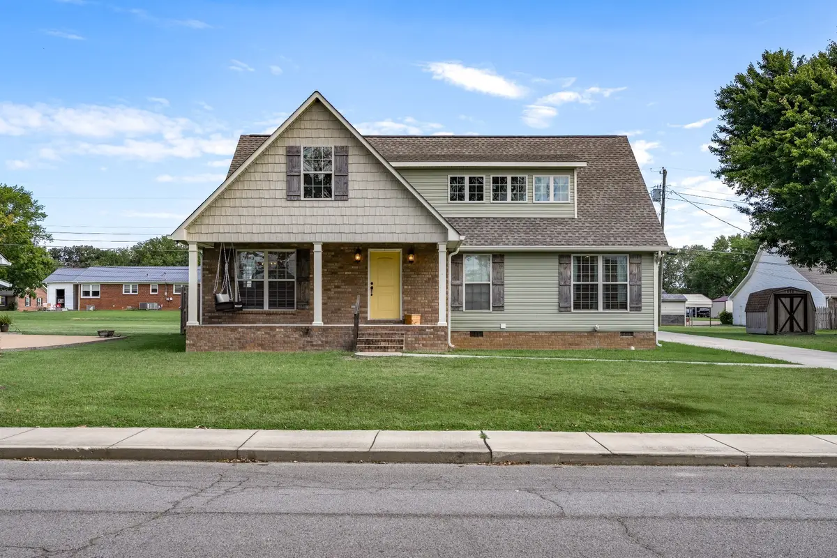 602 7th St, Lawrenceburg, TN 38464 - Image #1