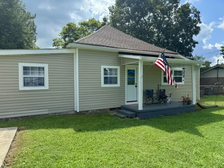 210 6th Street, Graysville, TN 37338 - #2