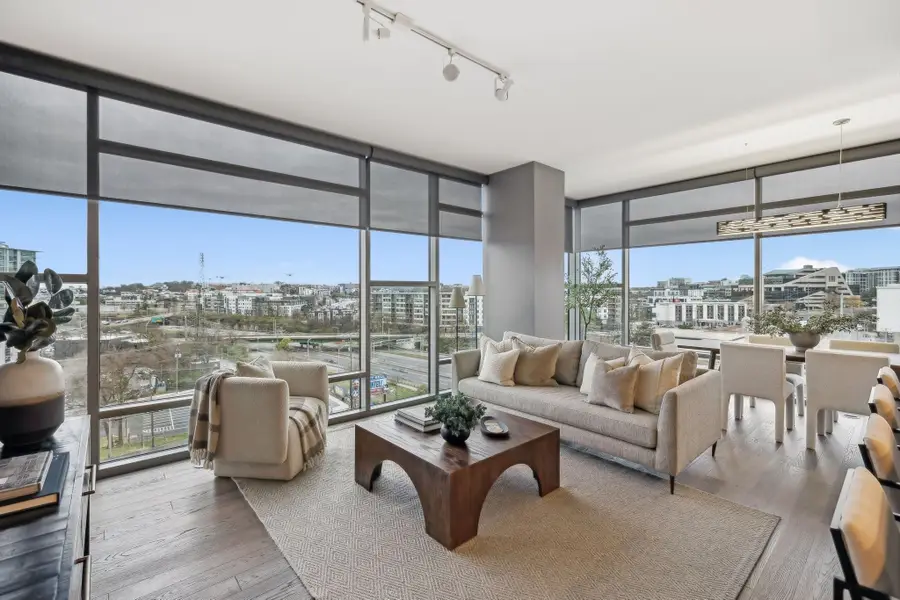 1212 Laurel St #813, Nashville, TN 37203 - #3