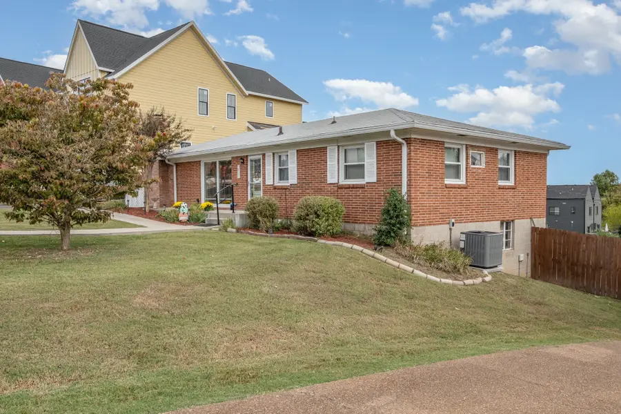 211 Perlen Dr, Nashville, TN 37206 - #3