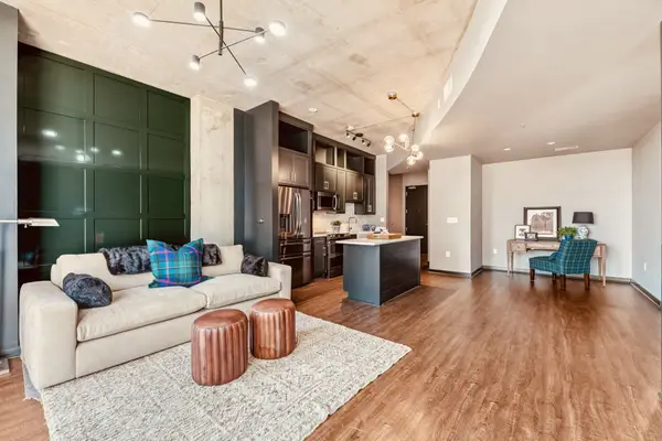 600 12th Ave S #902, Nashville, TN 37203