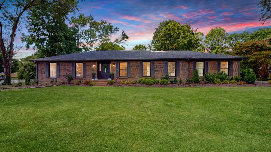 4018 Clovercroft Rd, Franklin, TN 37067 - Image #2