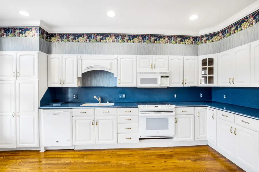 102 Champions Dr, Springfield, TN 37172 - Image #2