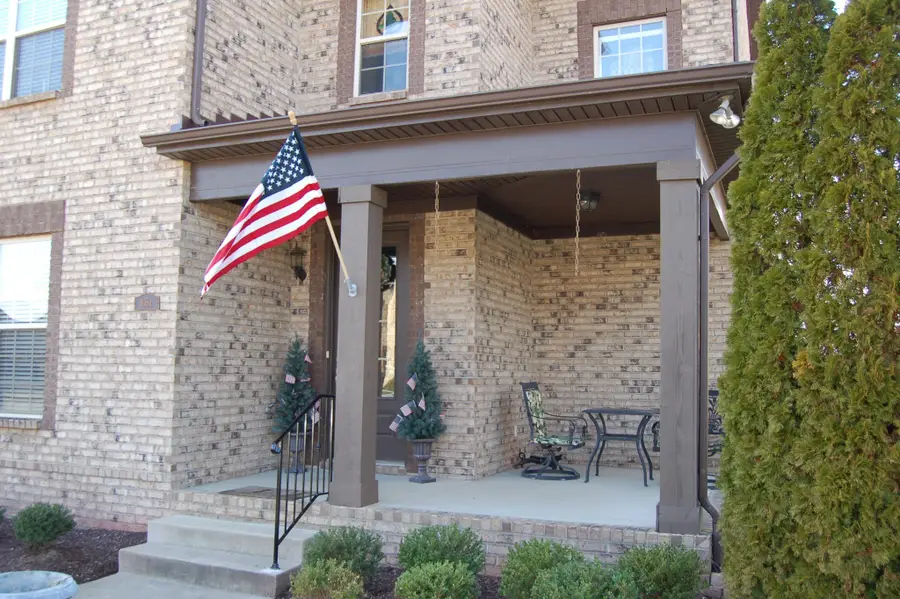 1084 N Mcmahan Dr, Gallatin, TN 37066 - #3