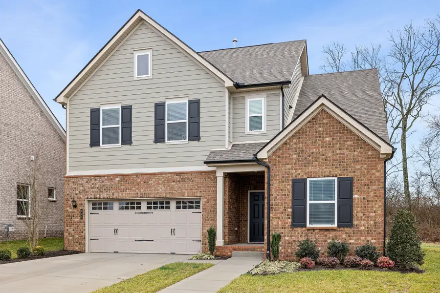 390 Triple Crown Cir, Gallatin, TN 37066 - Image #2