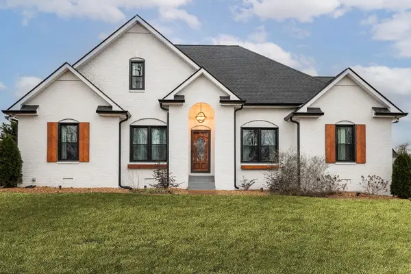 95 Old 25 Loop, Castalian Springs, TN 37031