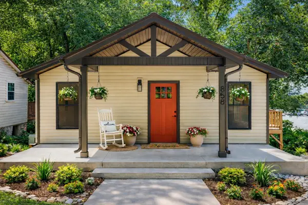 858 Parham Dr, Clarksville, TN 37040