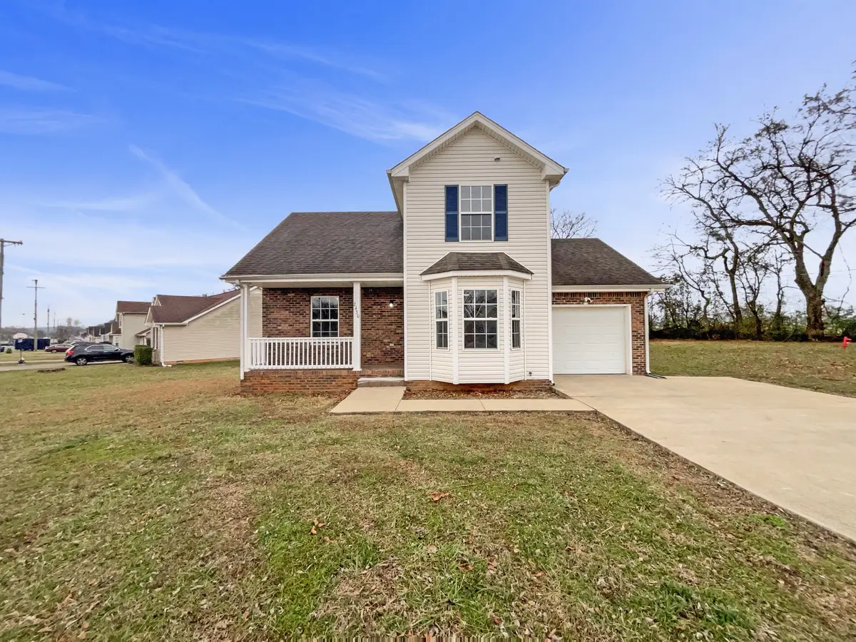 2430 Seagull Dr, Clarksville, TN 37042 - Image #1