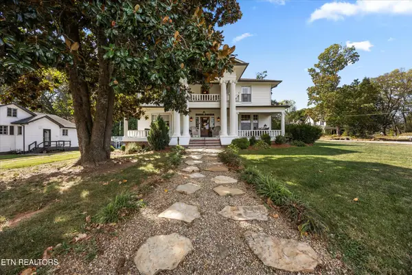 903 S Court St, Maryville, TN 37803