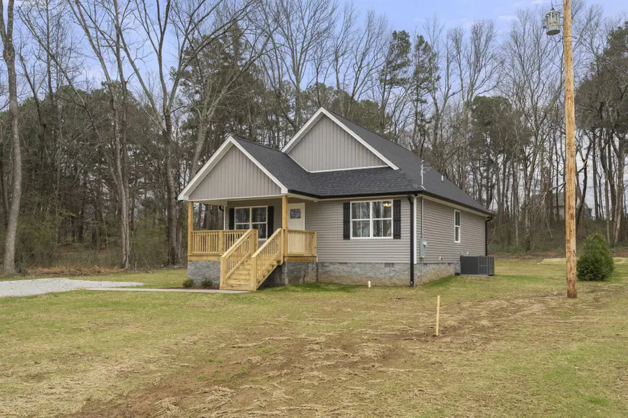 885 Long St W, McEwen, TN 37101 - Image #3