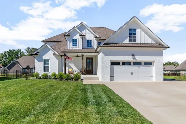 553 Bowden Dr, Clarksville, TN 37043