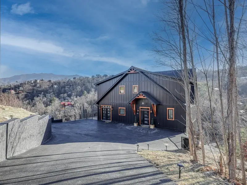 550 Greenbriar Ln, Gatlinburg, TN 37738 - Image #2