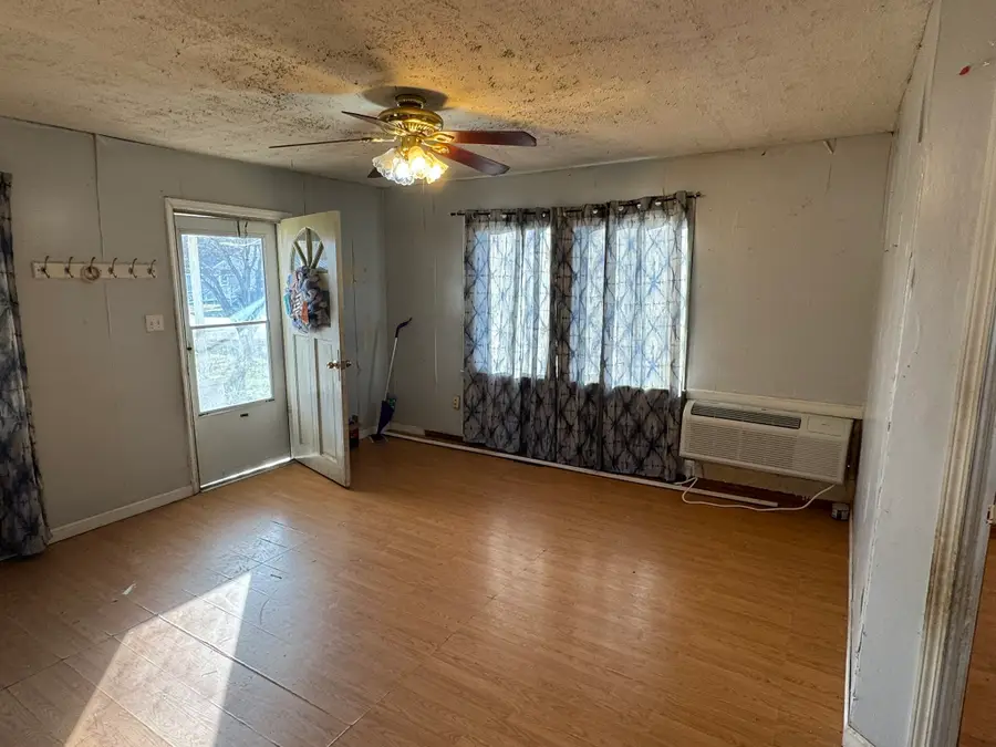 212 College St N, Cowan, TN 37318 - Image #3