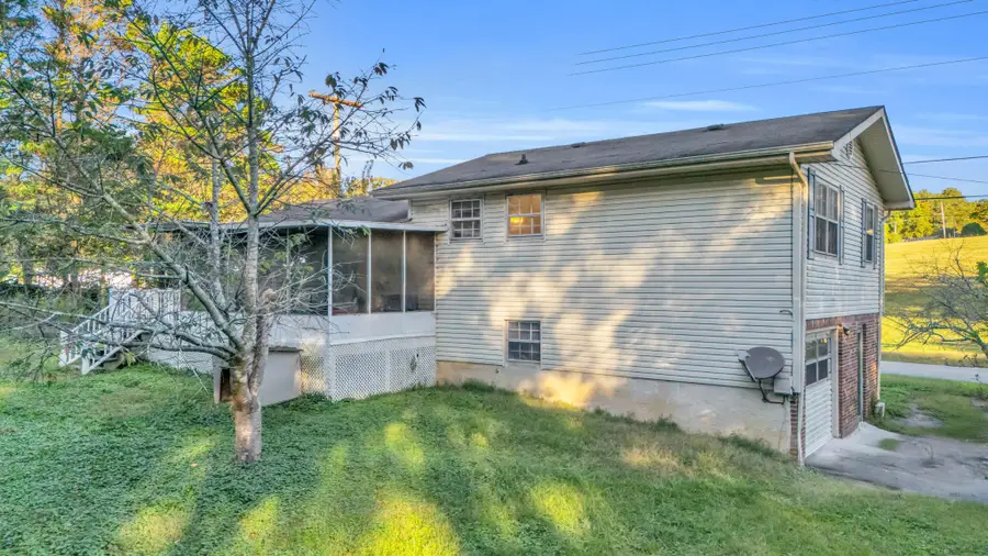 8 E Sharon Circle, Ringgold, GA 30736 - Image #3