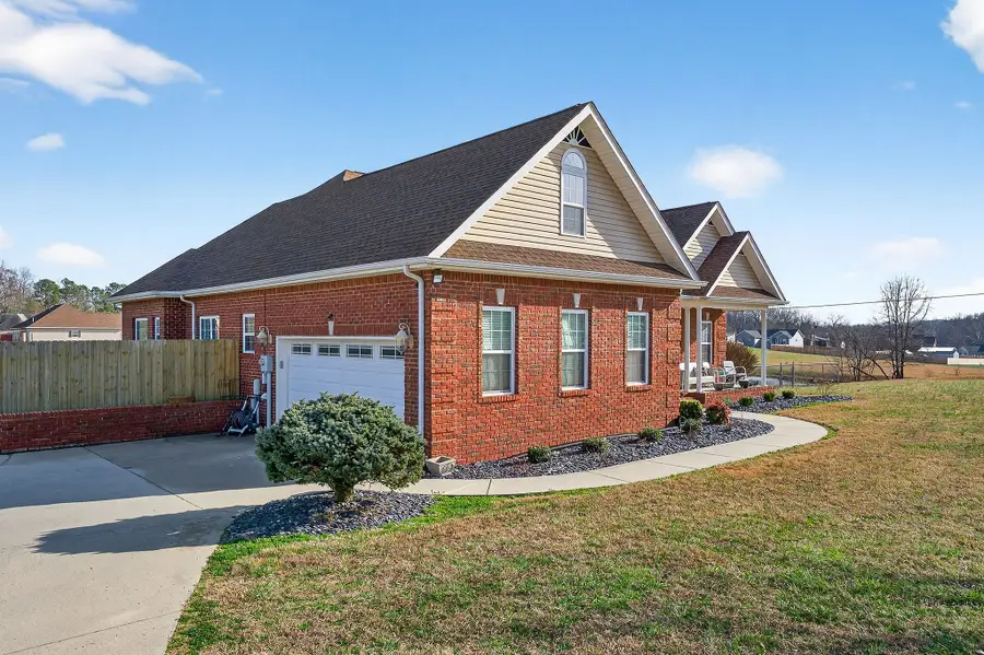 576 Courtney Ann Dr, McMinnville, TN 37110 - Image #2