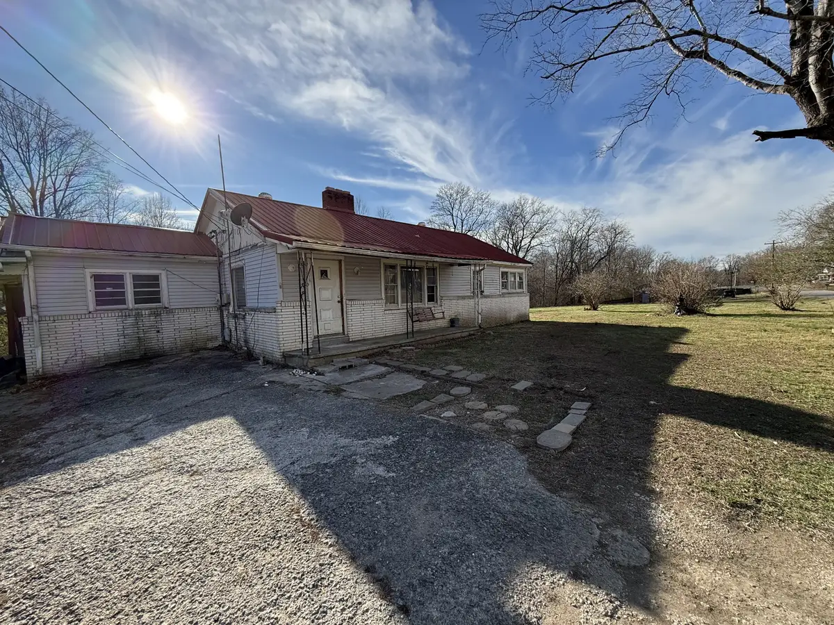 10861 Old Highway 52, Westmoreland, TN 37186 - Image #1