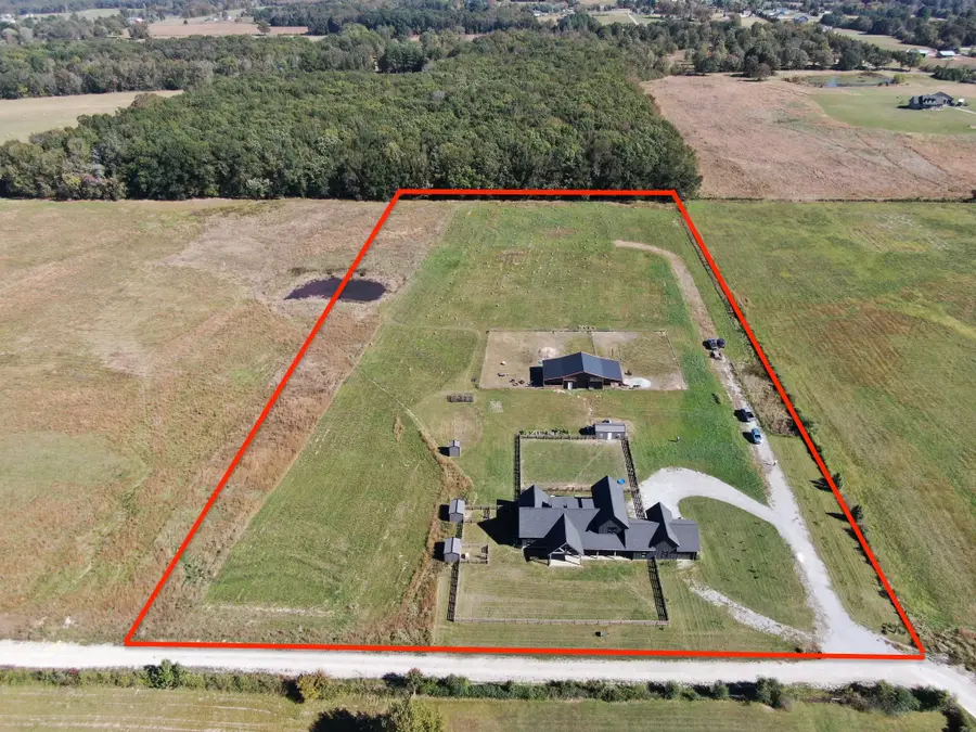 128 Emma Ln, Hohenwald, TN 38462 - #3