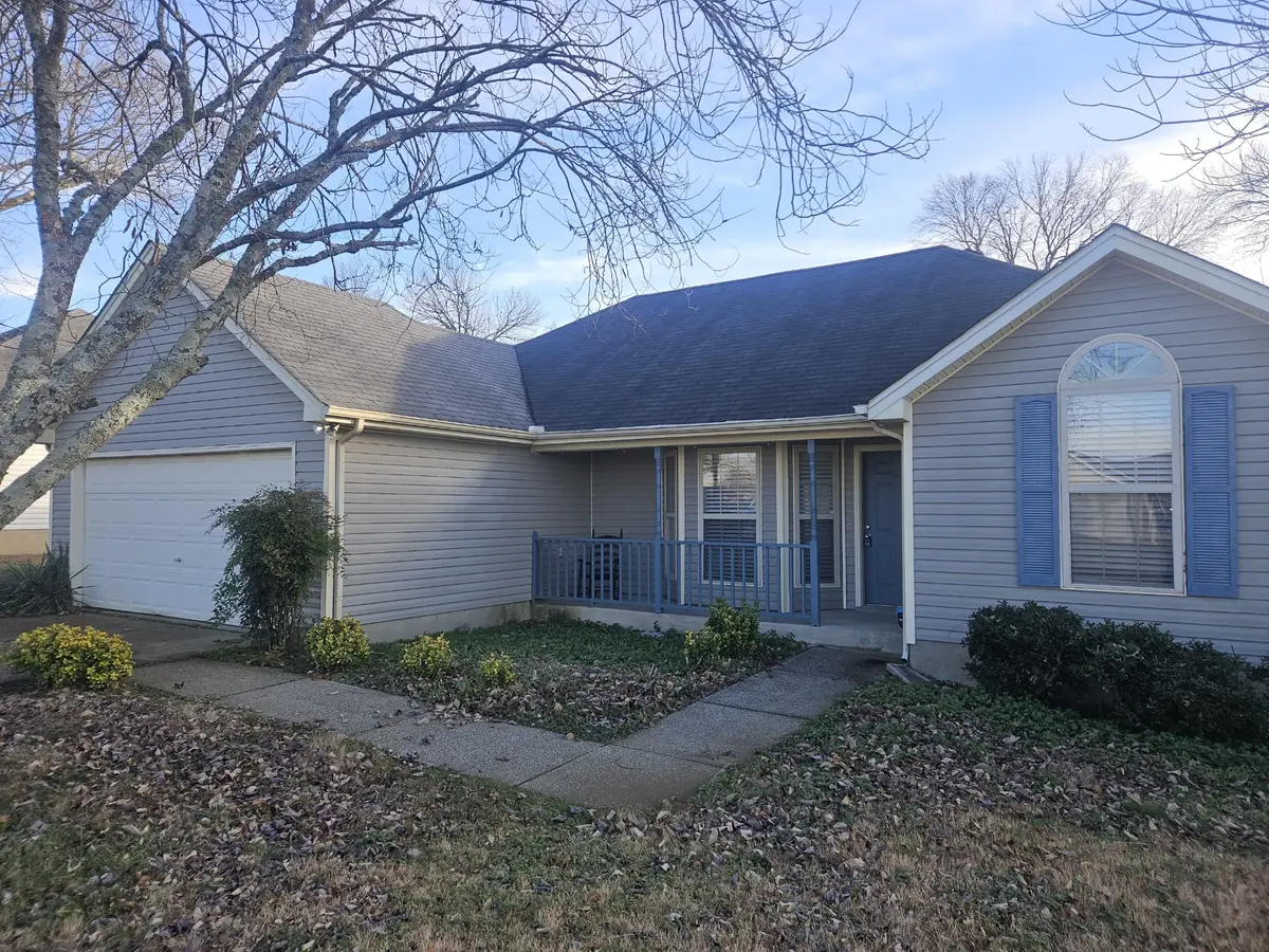 415 Lake Forest Dr, La Vergne, TN 37086 - Image #1