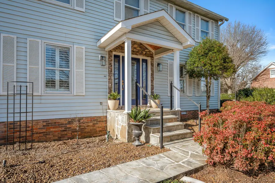 656 Shadowbrook Rd, Winchester, TN 37398 - Image #2