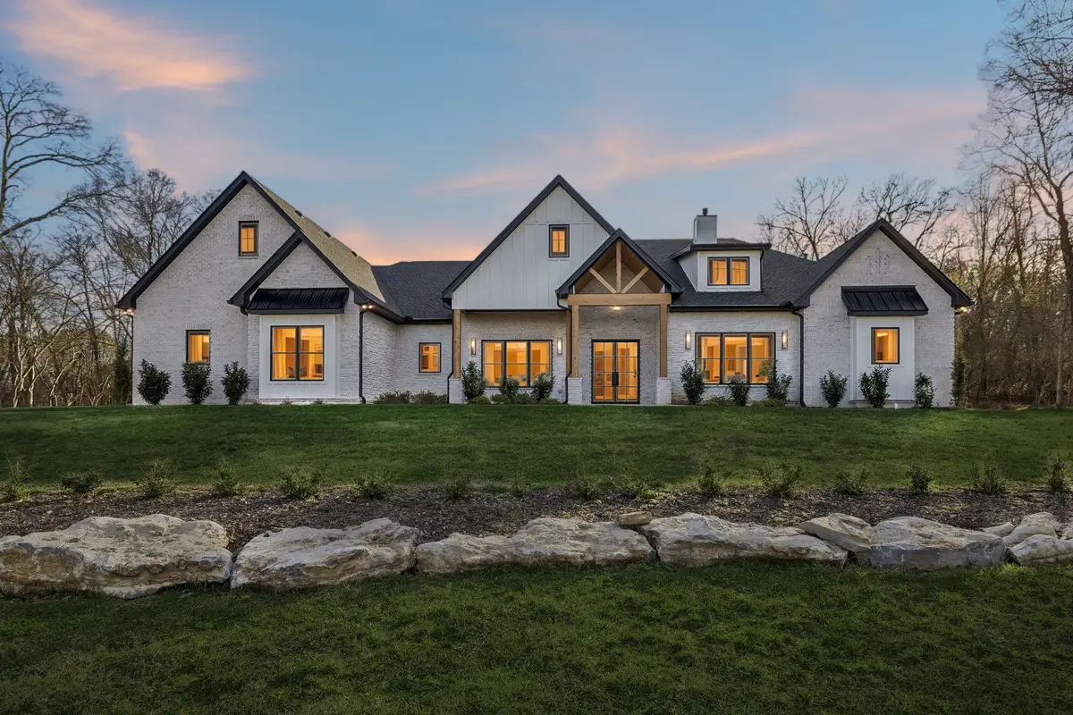 542 Cumberland Hills Dr, Hendersonville, TN 37075 - Image #1