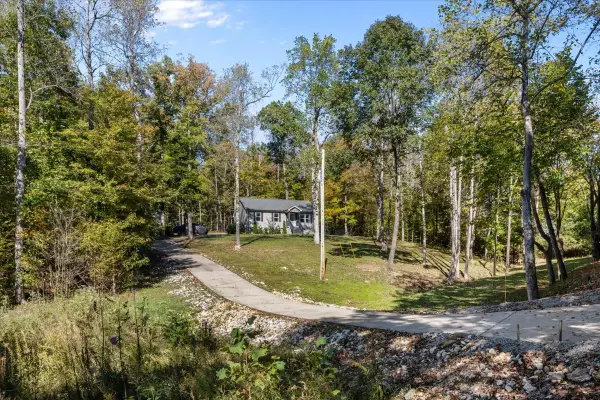 106 Buttrey Rd, Dickson, TN 37055