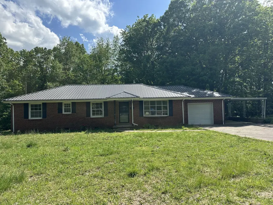 370 Wolfe Blvd, Erin, TN 37061 - Image #2