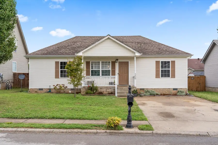 509 Oakmont Dr, Clarksville, TN 37042 - Image #2